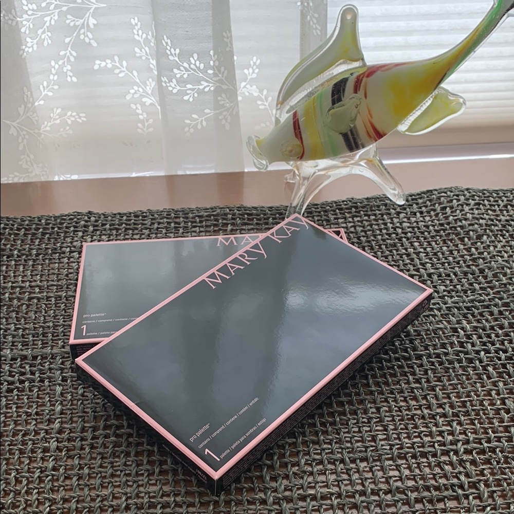 Mary Kay NIP Elegant Pro Palette Organizer Cosmetic Duo